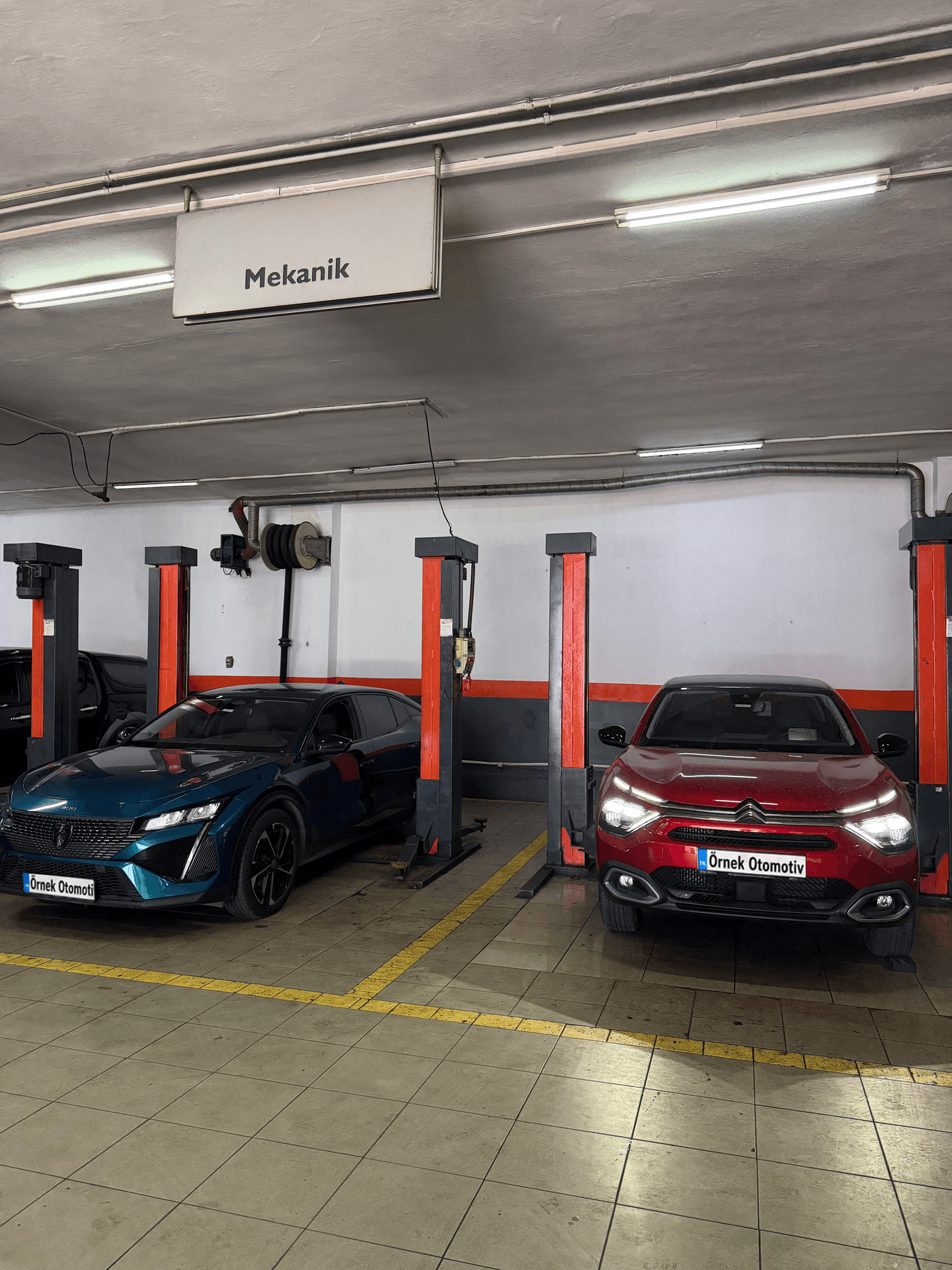 Örnek Otomotiv atölyesinin mekanik servis alanı